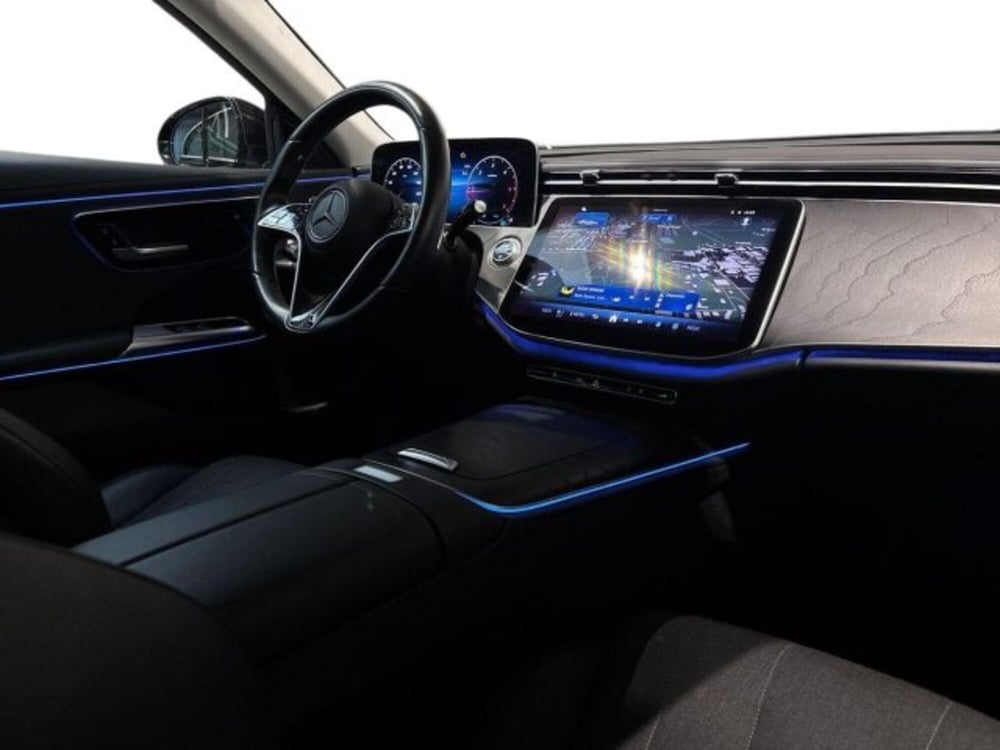 Mercedes-Benz Classe E nuova a Bologna (15)