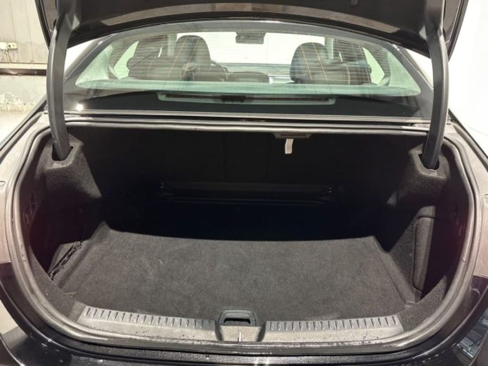 Mercedes-Benz Classe E nuova a Bologna (8)