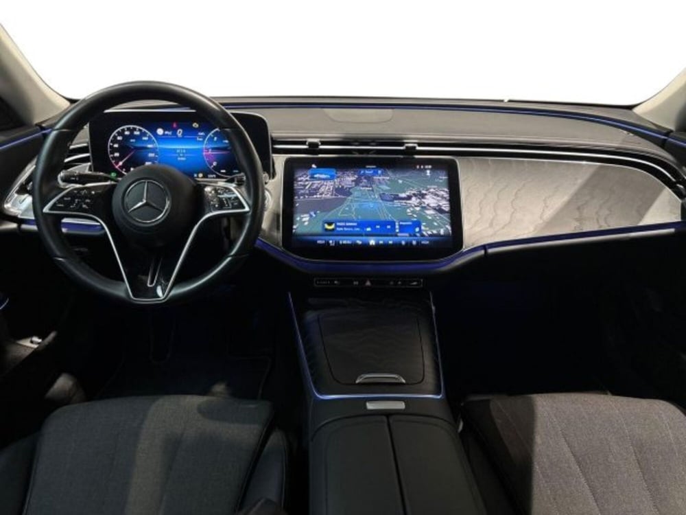 Mercedes-Benz Classe E nuova a Bologna (9)