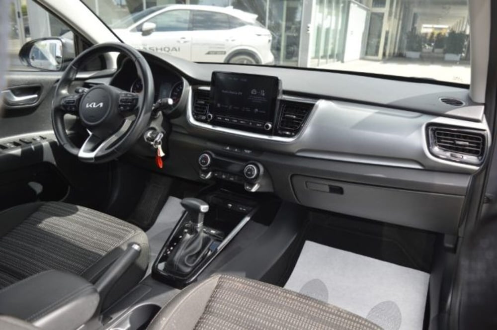 Kia Stonic usata a Latina (9)