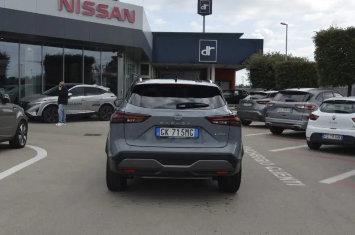 Nissan Qashqai usata a Latina (5)