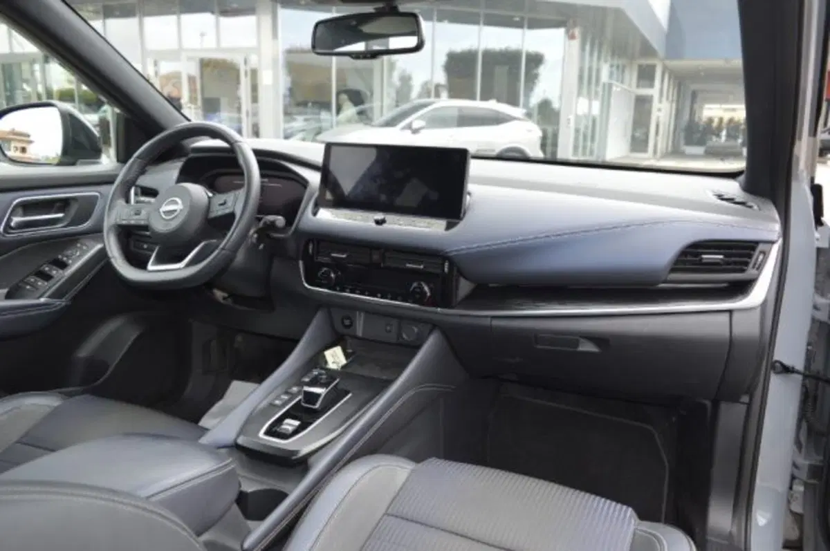 Nissan Qashqai usata a Latina (8)