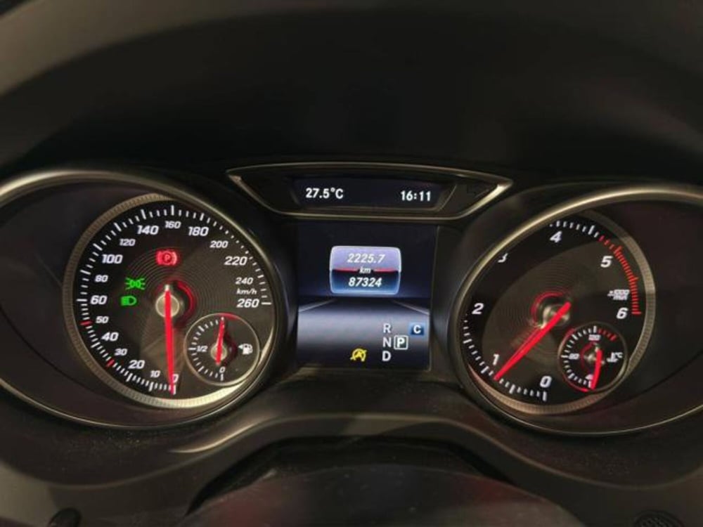 Mercedes-Benz GLA SUV usata a Milano (12)