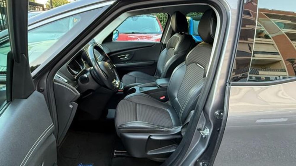 Renault Grand Scénic usata a Roma (11)