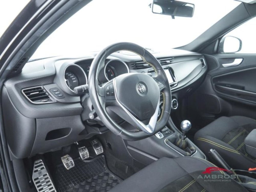 Alfa Romeo Giulietta usata a Perugia (8)
