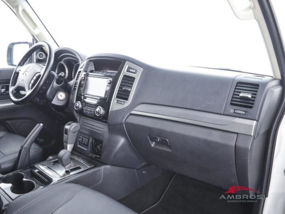 Mitsubishi Pajero usata a Perugia (12)