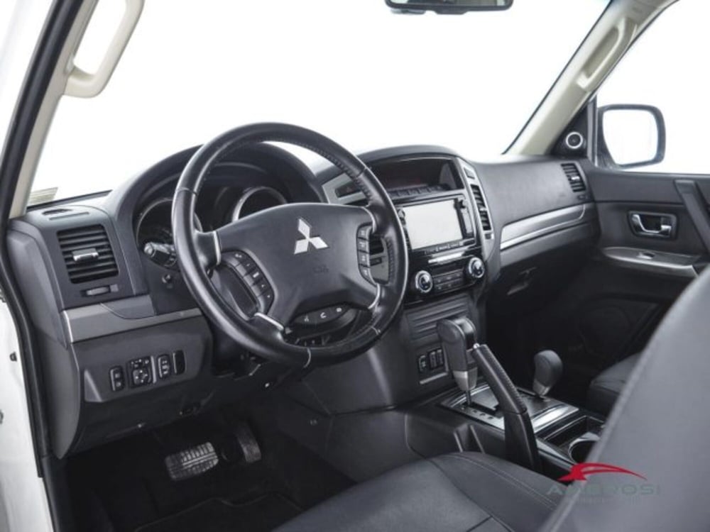 Mitsubishi Pajero usata a Perugia (8)