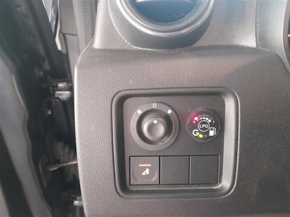 Dacia Duster usata a Cremona (15)