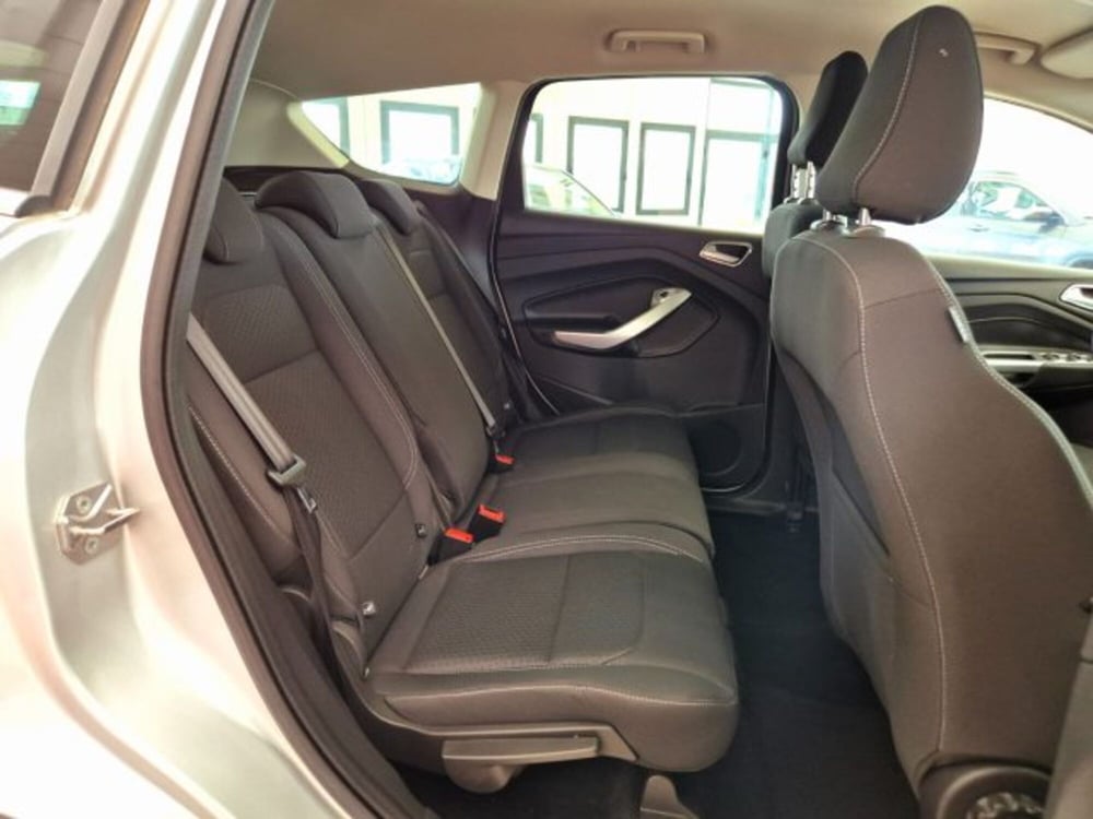 Ford Kuga nuova a Oristano (17)