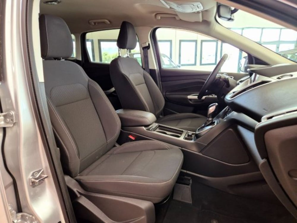 Ford Kuga nuova a Oristano (18)