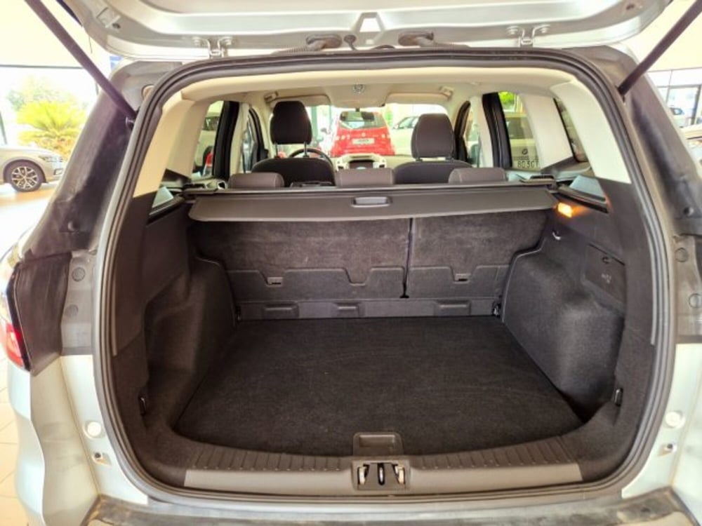 Ford Kuga nuova a Oristano (19)