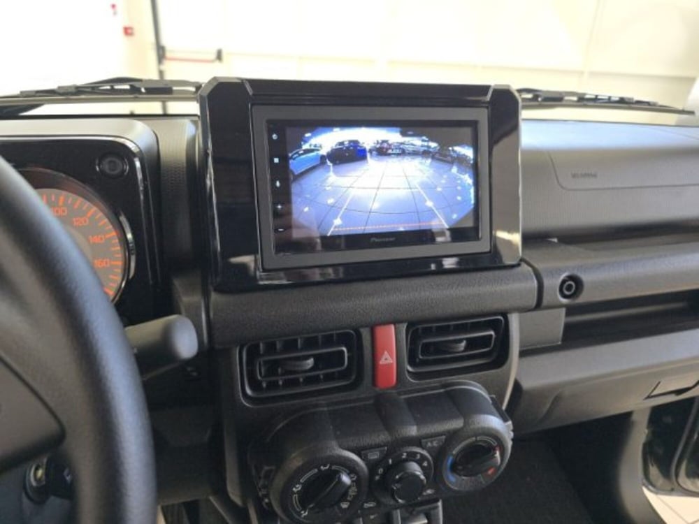 Suzuki Jimny nuova a Reggio Emilia (18)