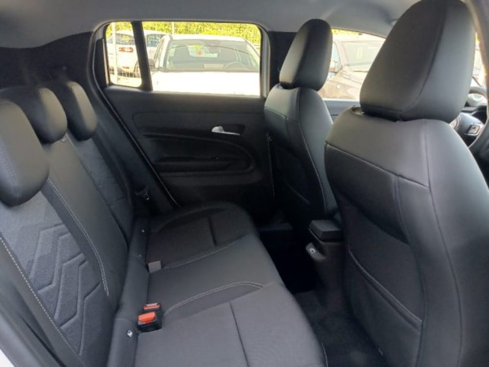 Jeep Avenger nuova a Brescia (17)
