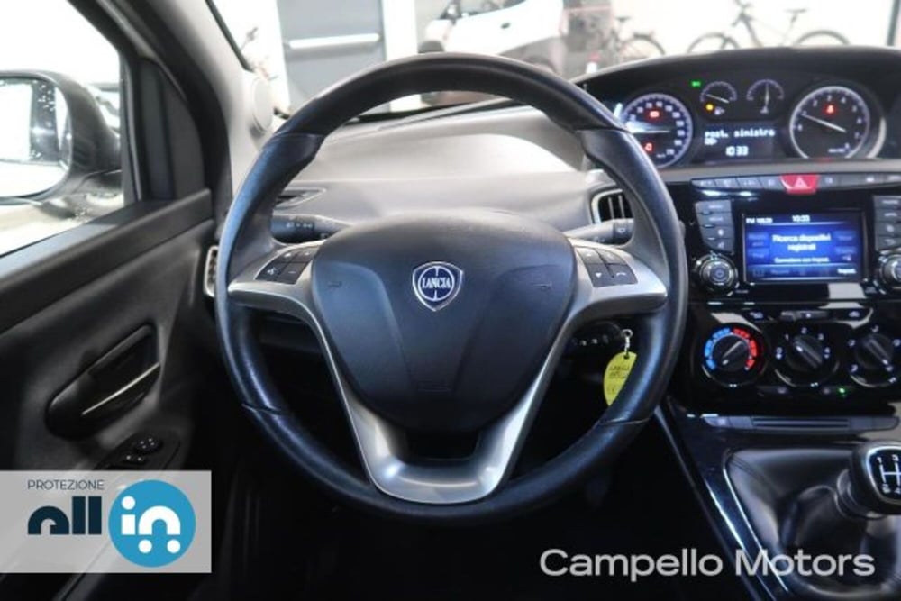 Lancia Ypsilon usata a Venezia (8)