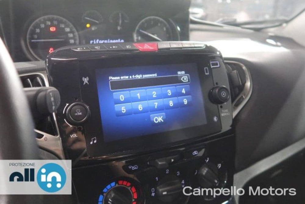 Lancia Ypsilon usata a Venezia (10)