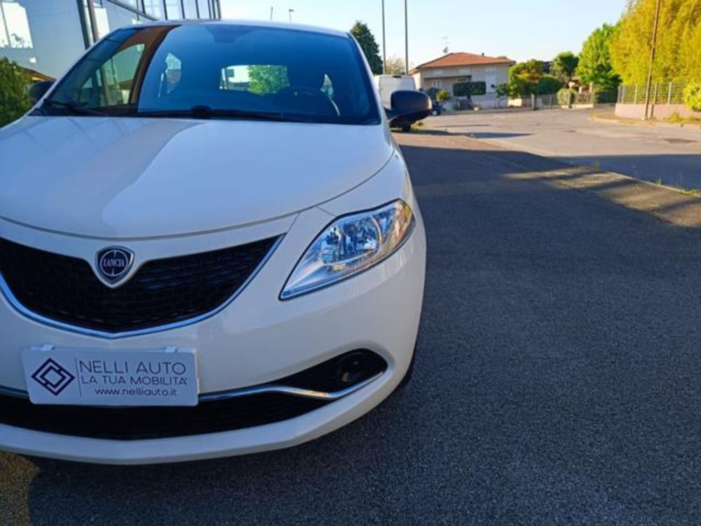 Lancia Ypsilon usata a Pisa (12)