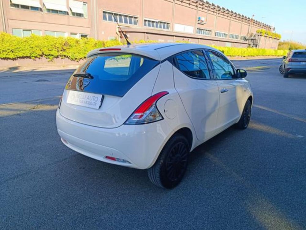 Lancia Ypsilon usata a Pisa (3)