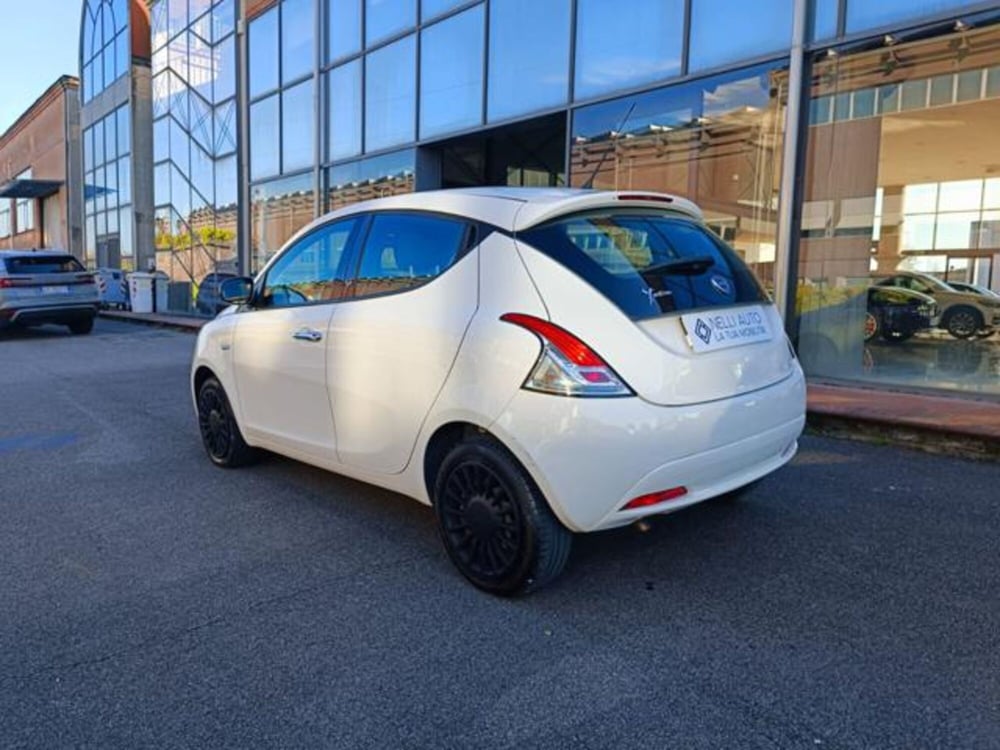 Lancia Ypsilon usata a Pisa (6)