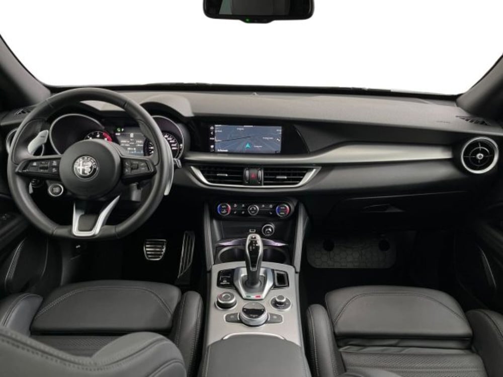 Alfa Romeo Stelvio usata a Verona (9)