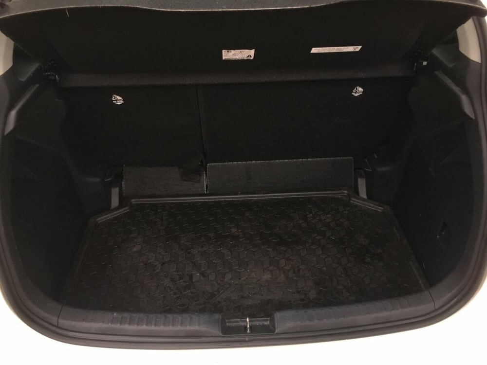 Toyota Yaris usata a Lecco (13)