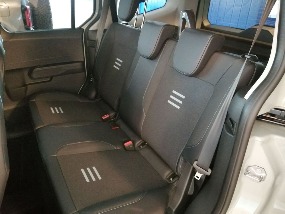 Ford Tourneo Courier nuova a Brescia (13)