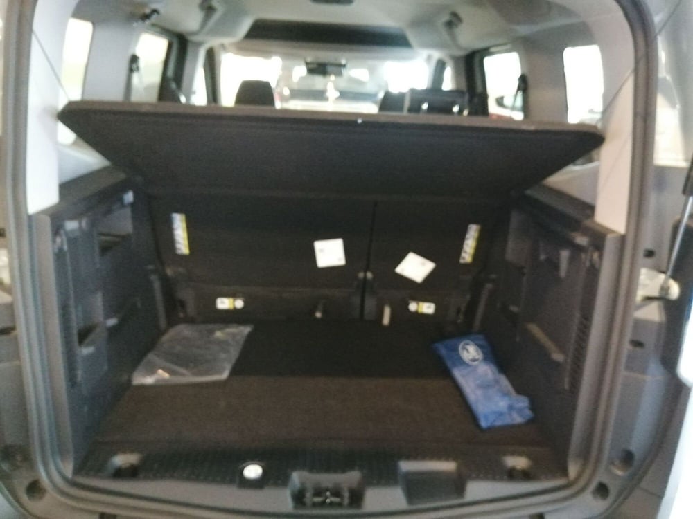 Ford Tourneo Courier nuova a Brescia (14)