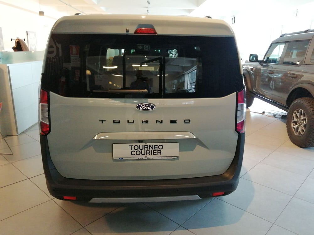 Ford Tourneo Courier nuova a Brescia (5)