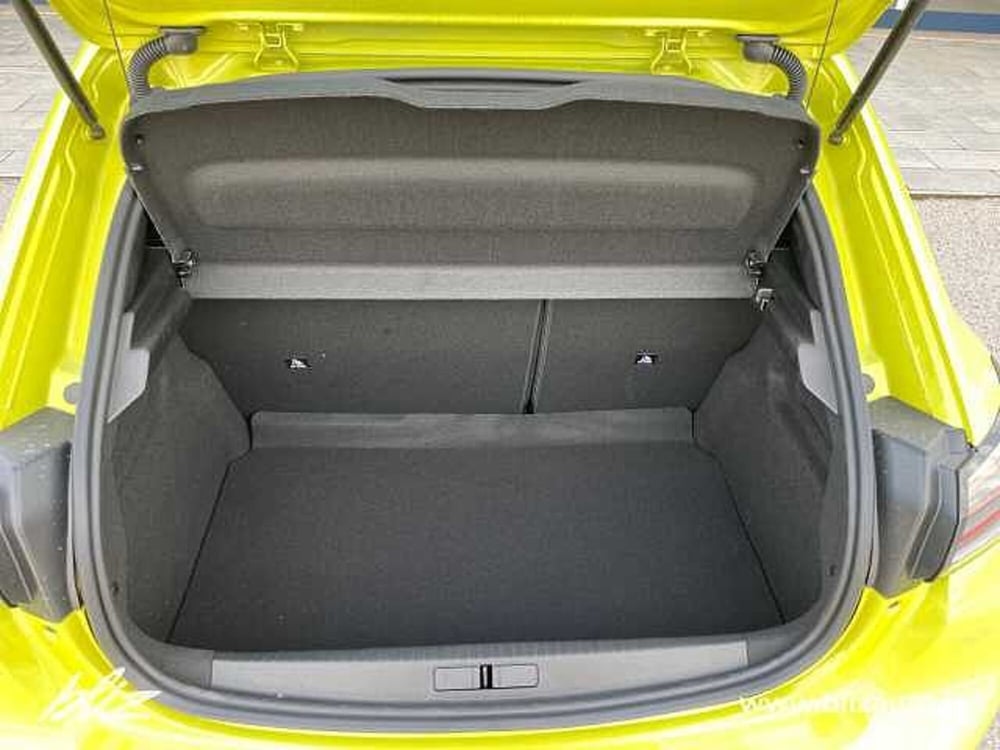 Peugeot 208 nuova a Udine (8)