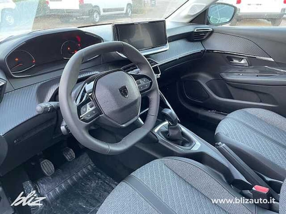 Peugeot 208 nuova a Udine (9)