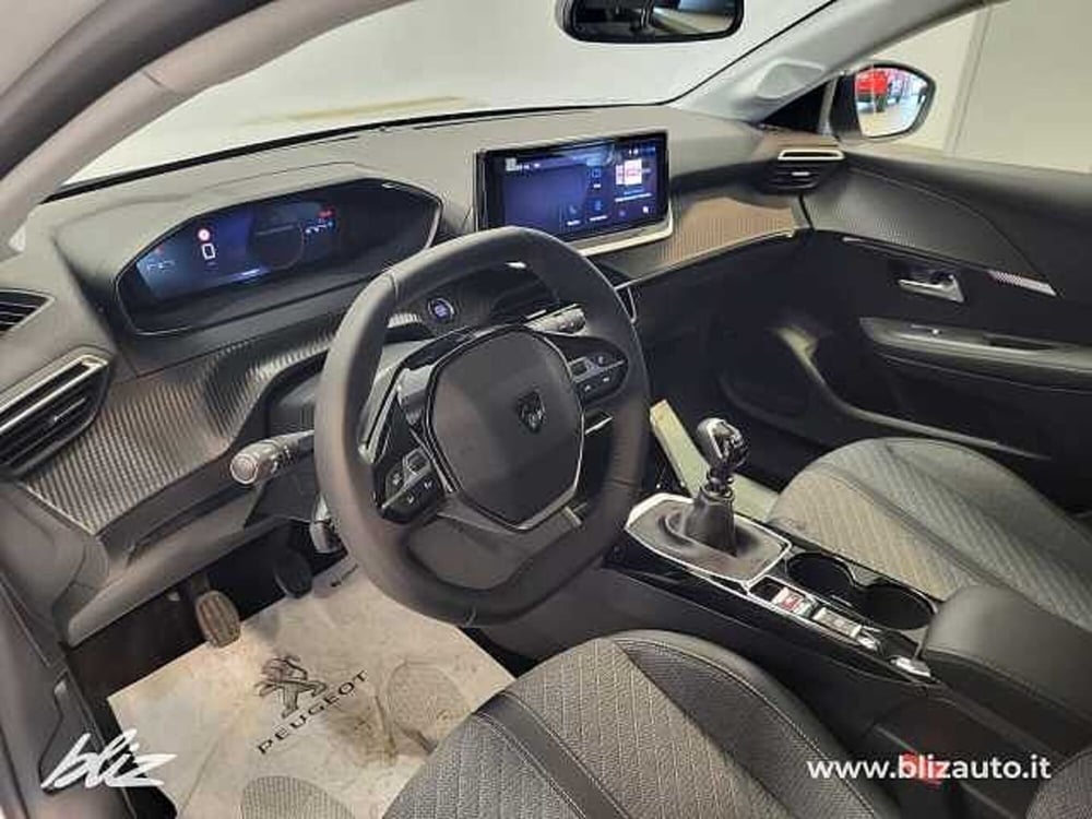 Peugeot 208 nuova a Udine (10)
