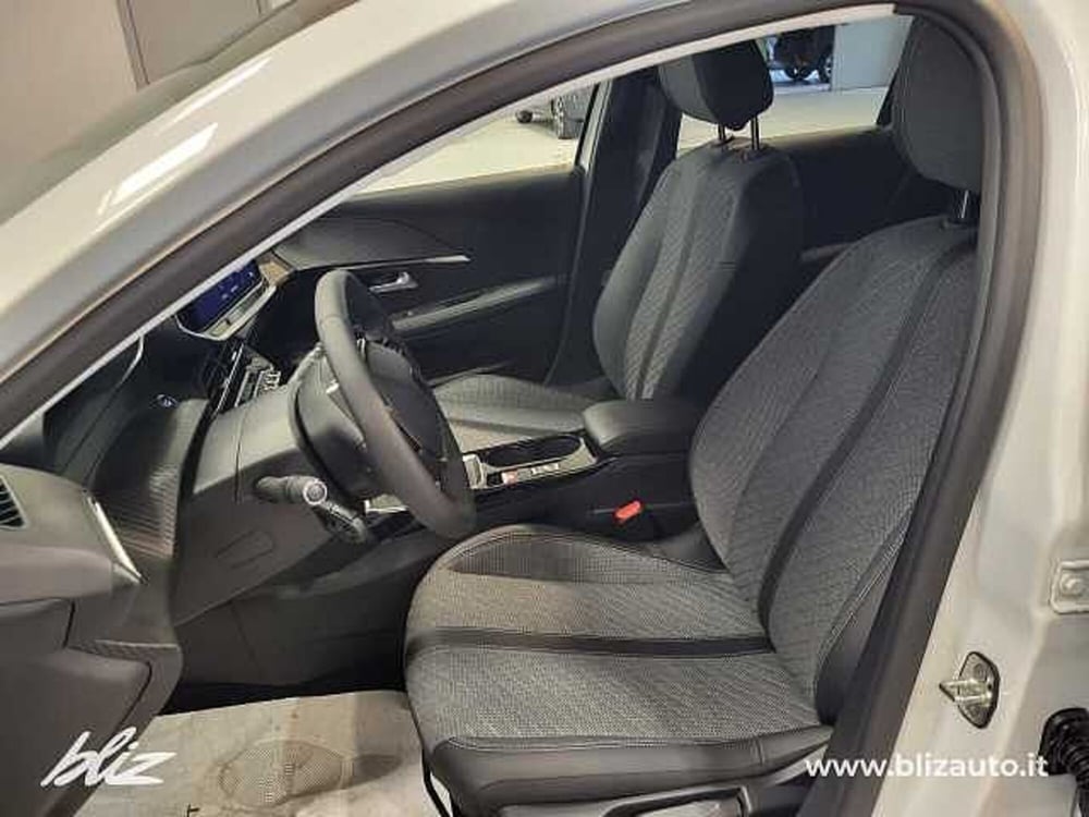 Peugeot 208 nuova a Udine (11)