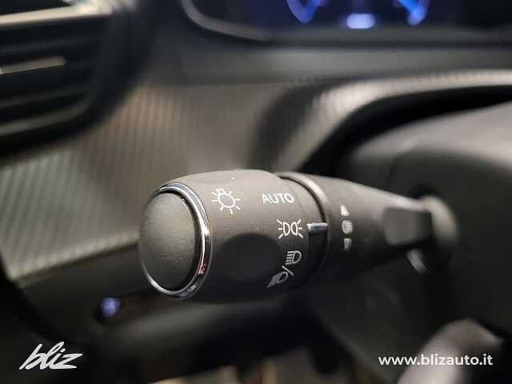 Peugeot 208 nuova a Udine (16)