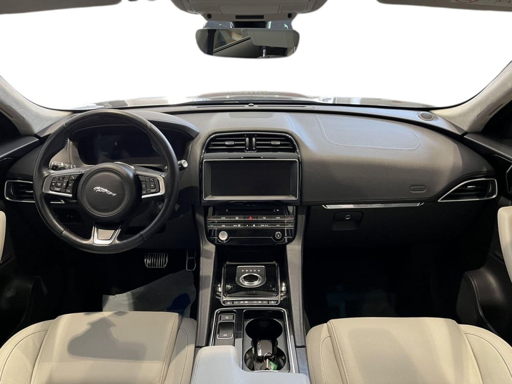 Jaguar F-Pace usata a Catania (4)