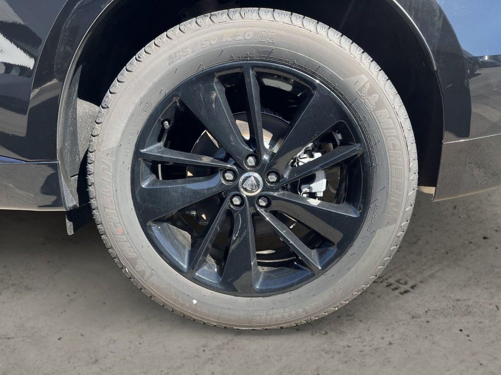 Jaguar F-Pace nuova a Catania (9)