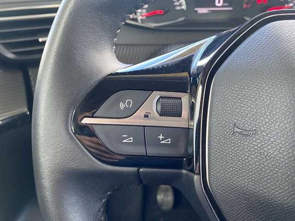 Peugeot 208 usata a Napoli (16)