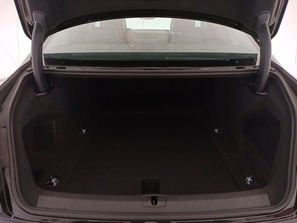 Audi A8 usata a Lecce (13)