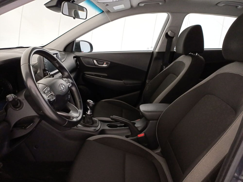 Hyundai Kona usata a Bari (6)