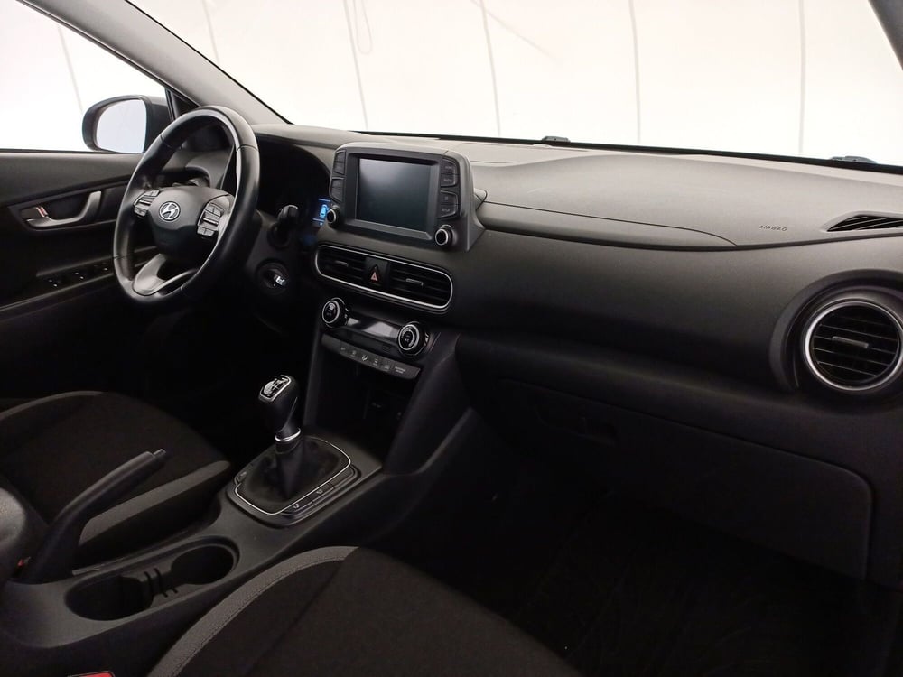 Hyundai Kona usata a Bari (7)