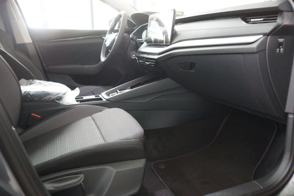Skoda Octavia Station Wagon nuova a Torino (12)