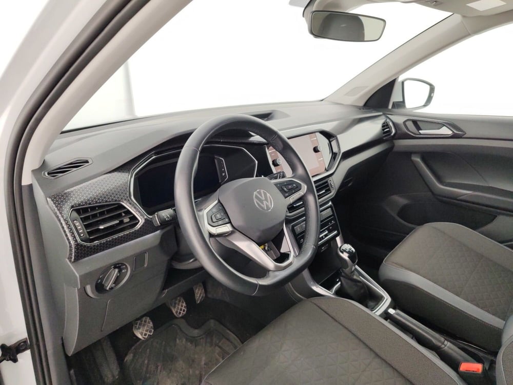 Volkswagen T-Cross usata a Massa-Carrara (7)