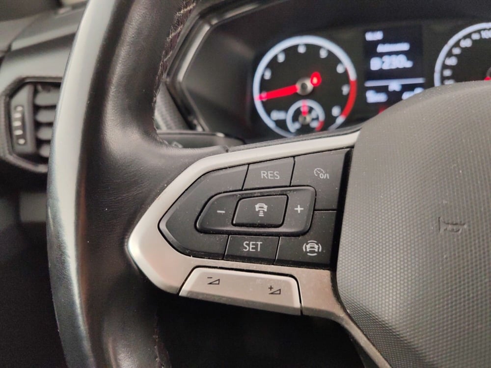 Volkswagen T-Cross usata a Massa-Carrara (13)