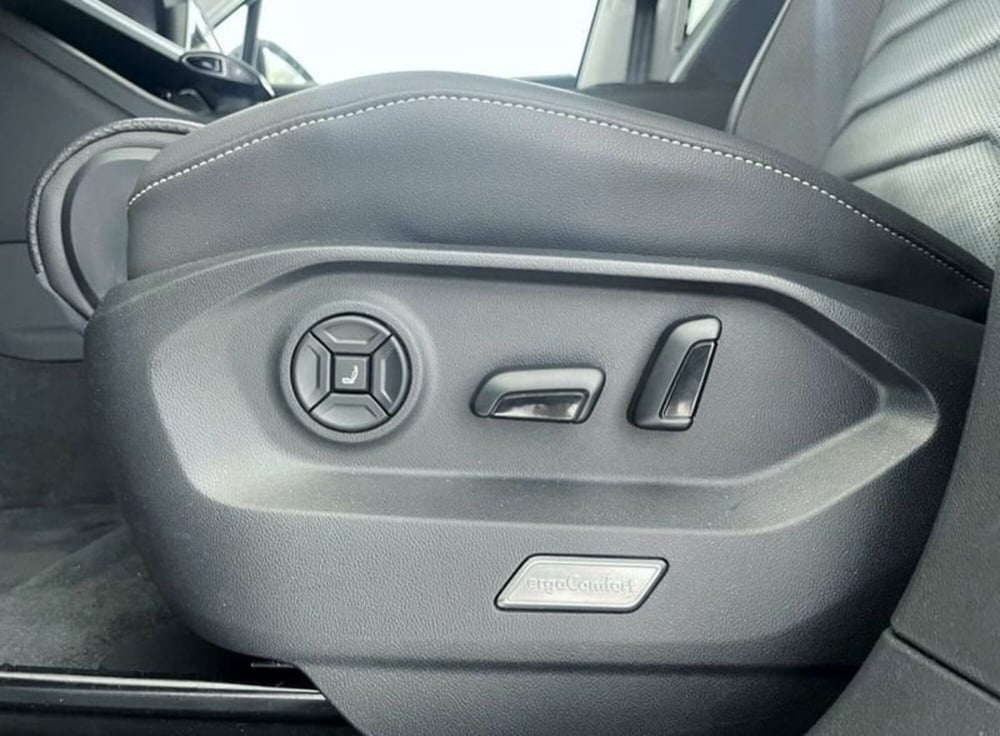 Volkswagen Touareg usata a Perugia (13)