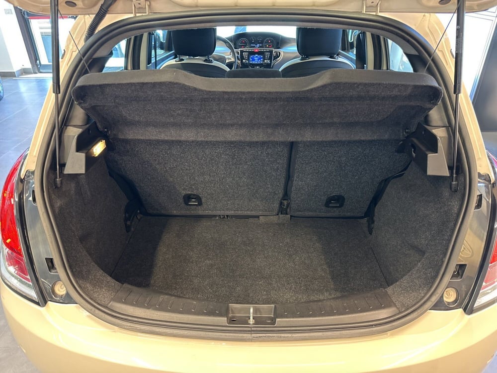 Lancia Ypsilon usata a Catanzaro (14)