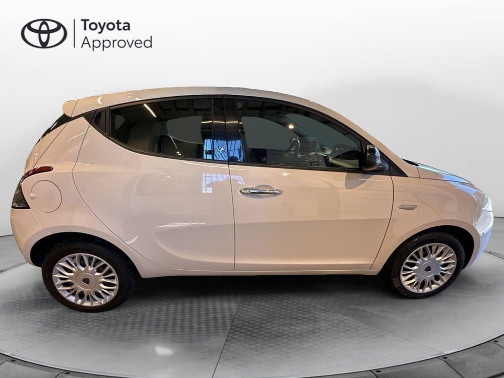 Lancia Ypsilon usata a Catanzaro (7)