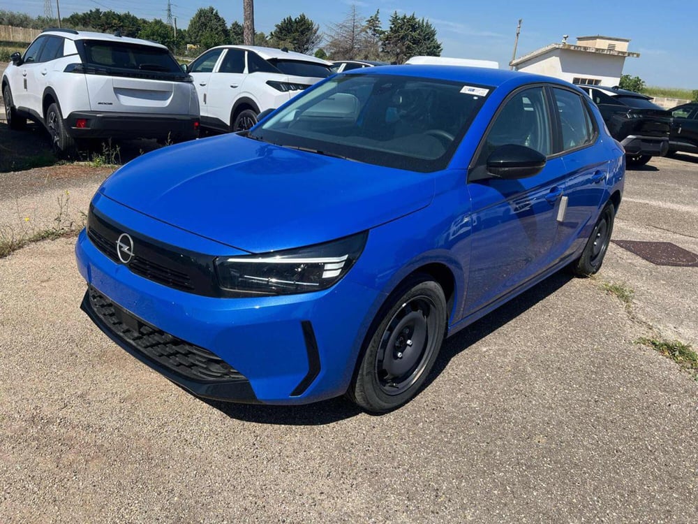 Opel Corsa nuova a Foggia