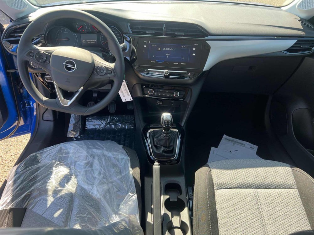 Opel Corsa nuova a Foggia (10)