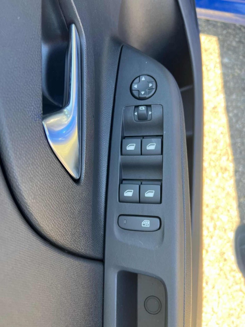 Opel Corsa nuova a Foggia (13)
