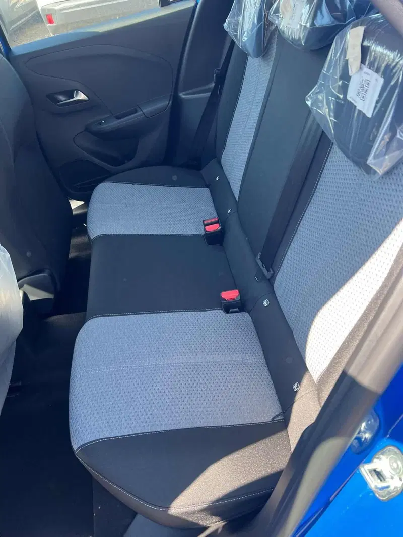 Opel Corsa nuova a Foggia (18)