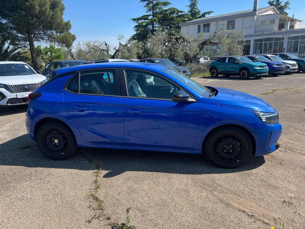 Opel Corsa nuova a Foggia (3)