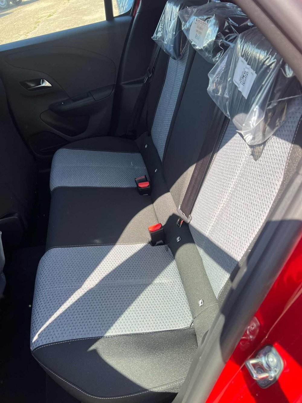 Opel Corsa nuova a Foggia (12)